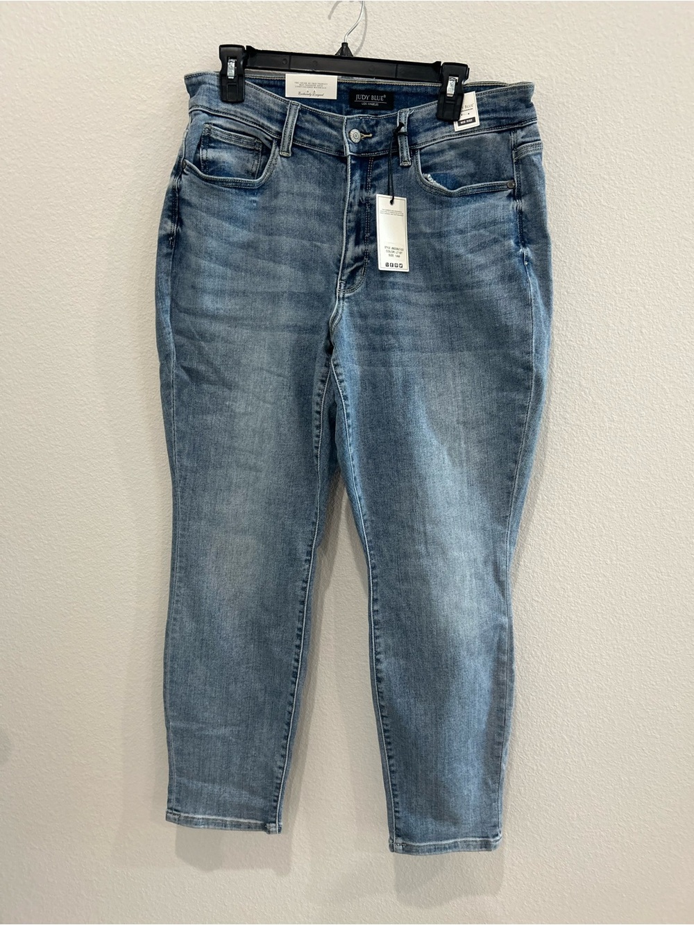 Judy Blue Medium Wash mid-Rise boyfriend fit jeans, NWT, size 14W